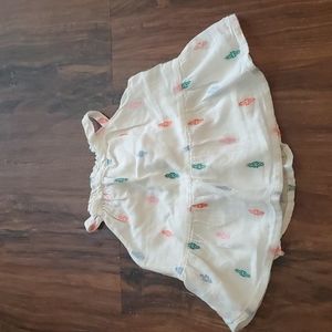 🎉Buy any 3 with this emoji for $15 Baby Gap summer top w/embroidery throughout